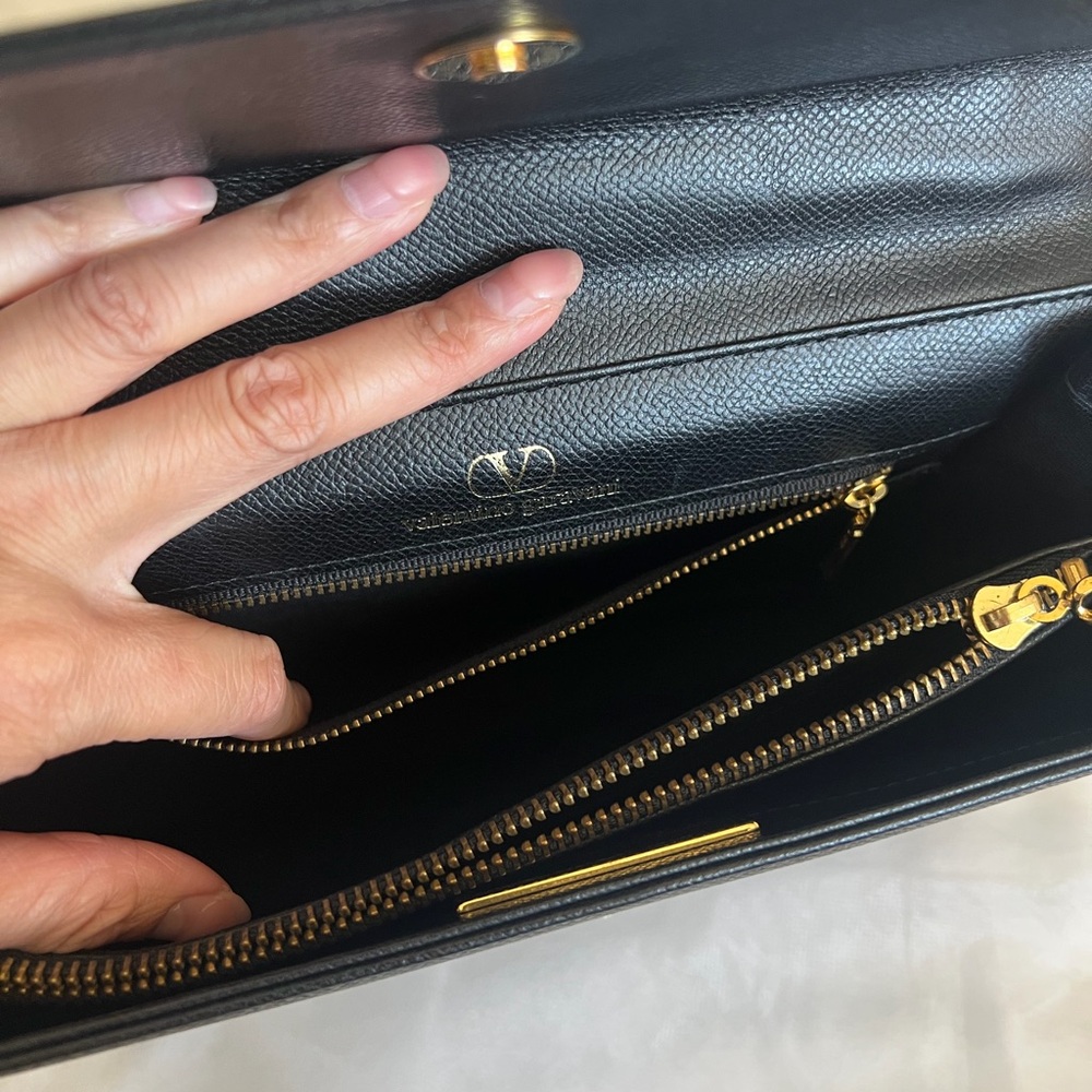 Valentino Garavani Black Leather Shoulder Bag - Picture 10 of 15